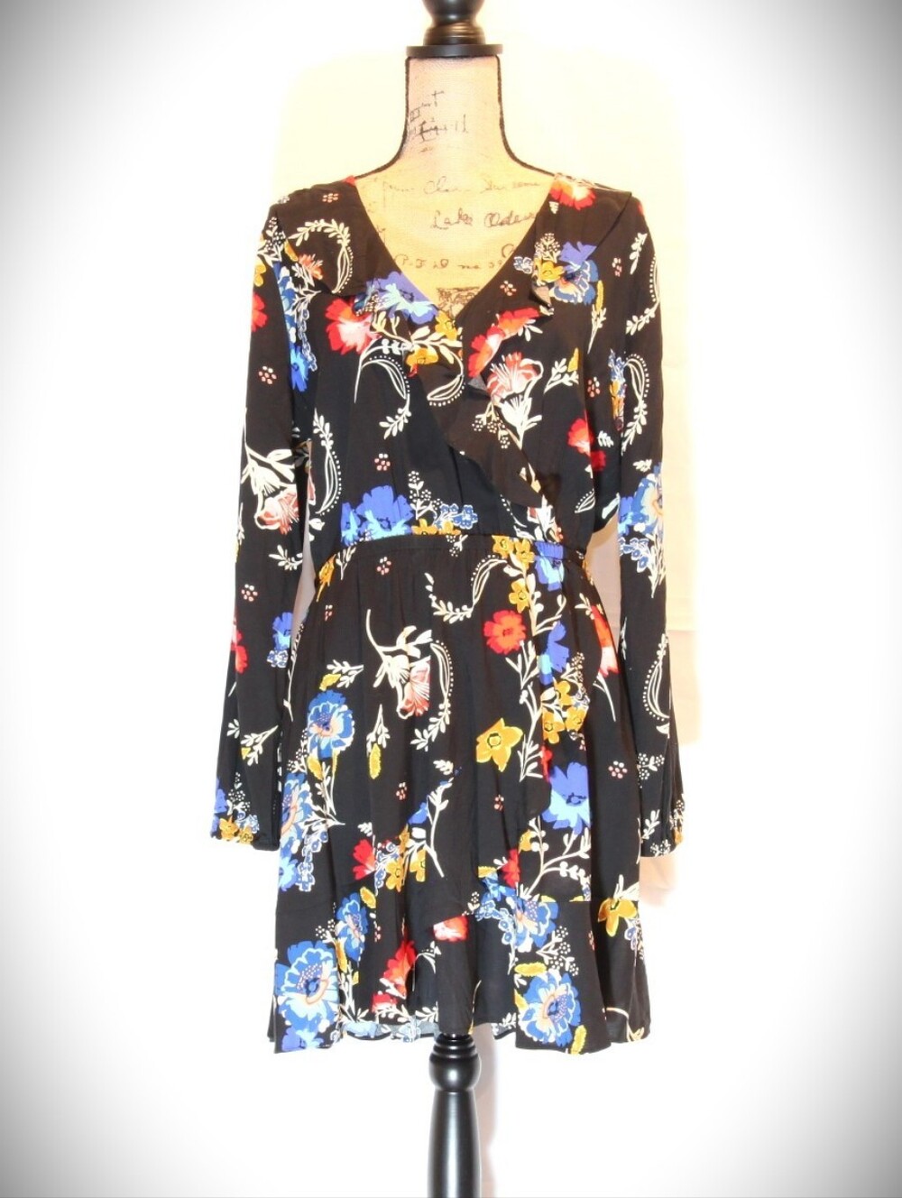 Express Floral V-Neck Long Sleeve Dress in Black